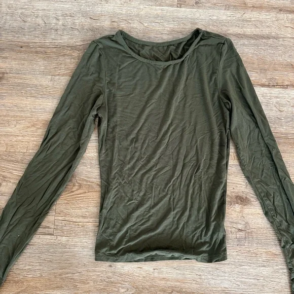 Icobid Womens Flared Yoga Pants and Long Sleeve Set - Picture 4 of 5